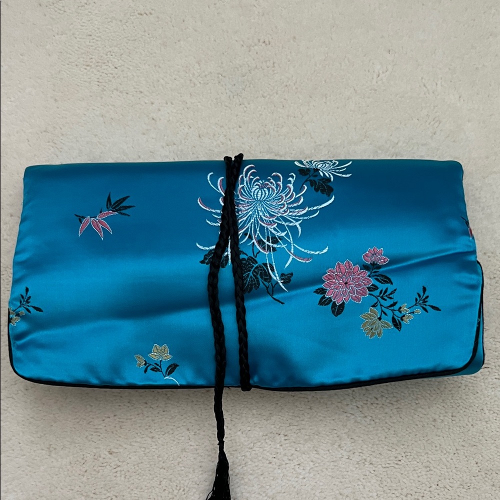 Elegant Silk Floral Folding Jewelry Bag - Blue